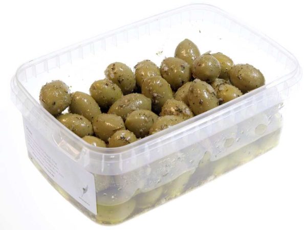 Groene olijven met knoflook en kruiden