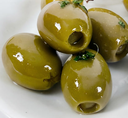 Zelená oliva s mandlemi